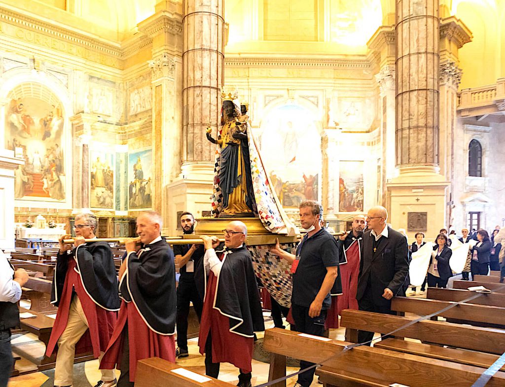 Oropa:  La Madonna incoronata